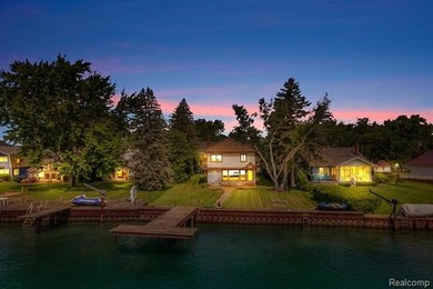 Waterfront, North Channel/Lake Saint Clair. This Estate offers 5 - photo 6