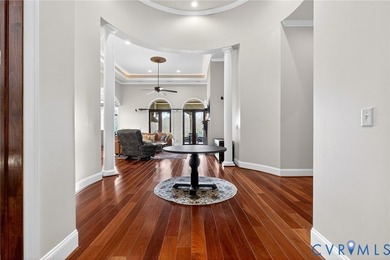 Experience refined living in this stunning private golf course - photo 9