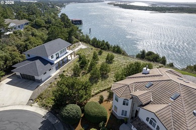 Discover your new home base on the Central Oregon Coast with - photo 2