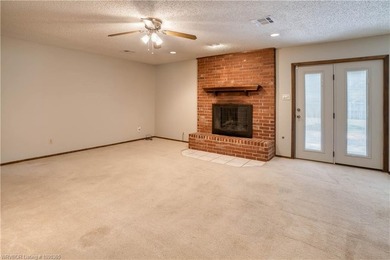 Welcome to this charming home in the desirable Village Harbor - photo 14
