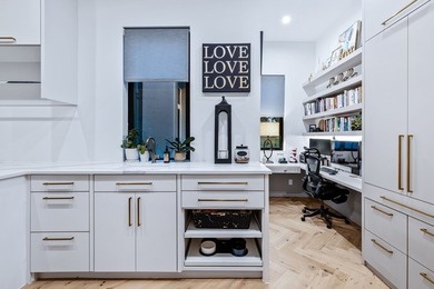 This custom-designed architectural showpiece offers 4,100 sq ft - photo 16