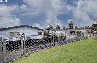 PRICE REDUCED Cute & Cute! Located in the highly sought after - photo 20