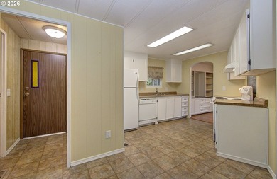 PRICE REDUCED Cute & Cute! Located in the highly sought after - photo 22