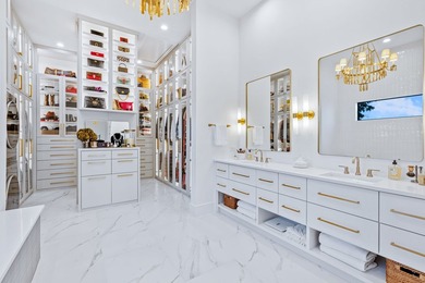 This custom-designed architectural showpiece offers 4,100 sq ft - photo 23