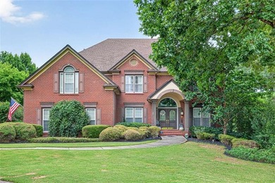 Exceptional Luxury Home with Resort-Style Pool in Sought-After - photo 4