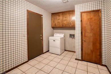 Welcome to this charming home in the desirable Village Harbor - photo 26