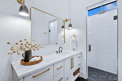 This custom-designed architectural showpiece offers 4,100 sq ft - photo 26