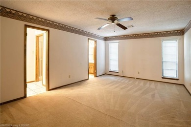 Welcome to this charming home in the desirable Village Harbor - photo 27
