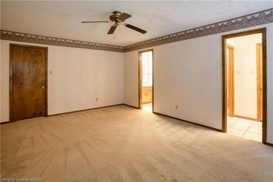 Welcome to this charming home in the desirable Village Harbor - photo 28