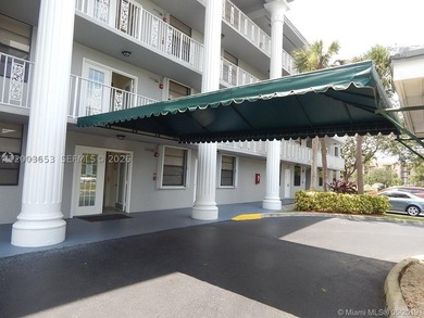 Pine Island Ridge Lakes Condo For Sale in Davie Florida