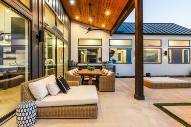 This custom-designed architectural showpiece offers 4,100 sq ft - photo 33
