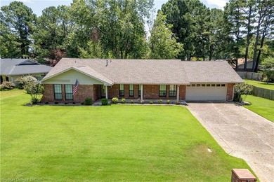 Welcome to this charming home in the desirable Village Harbor - photo 36