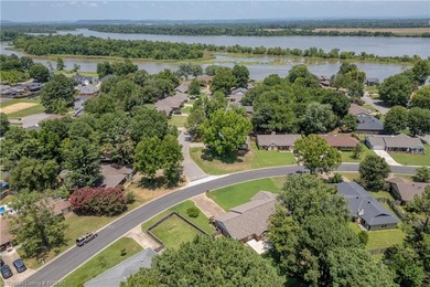 Welcome to this charming home in the desirable Village Harbor - photo 41