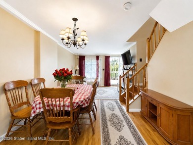 Welcome to 21 Stonecrest Court! This beautifully maintained - photo 4