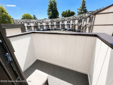 Welcome to 21 Stonecrest Court! This beautifully maintained - photo 9