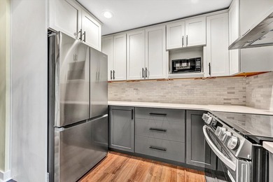 Recently completed lake cottage with lots of charm, screened in - photo 11