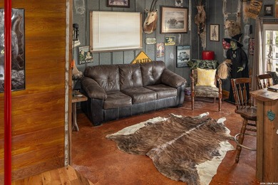 Come and see this beautiful custom built home in the Texas Hill - photo 13