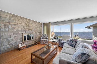 Experience extraordinary waterfront living at 909 Tostenabe Lane - photo 17