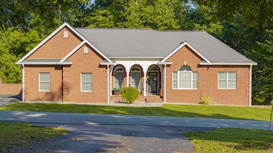 Lake Cumberland Home For Sale in Monticello Kentucky