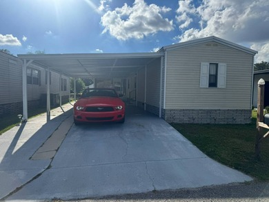 (private lake, pond, creek) Home For Sale in Plant City Florida