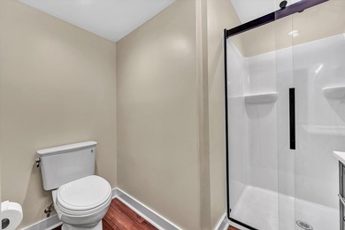 Recently completed lake cottage with lots of charm, screened in - photo 21