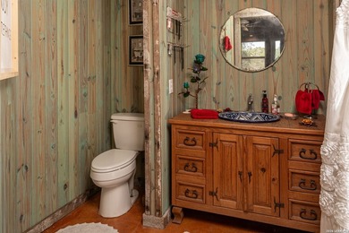Come and see this beautiful custom built home in the Texas Hill - photo 22