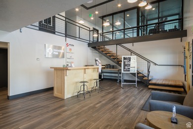 Don't miss out on this prime commercial building! Excellent