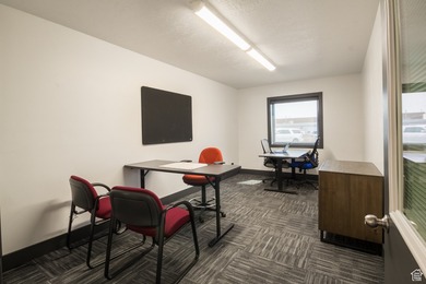 Don't miss out on this prime commercial building! Excellent