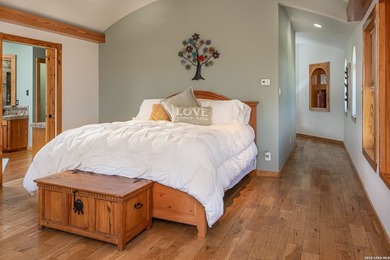 Come and see this beautiful custom built home in the Texas Hill - photo 26