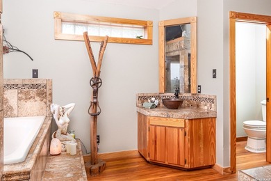 Come and see this beautiful custom built home in the Texas Hill - photo 28
