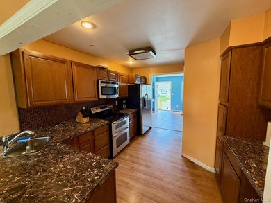Welcome to this charming 3 bedroom, 1 bath home located in the - photo 9