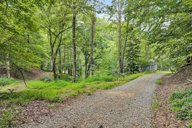 Recently completed lake cottage with lots of charm, screened in - photo 33