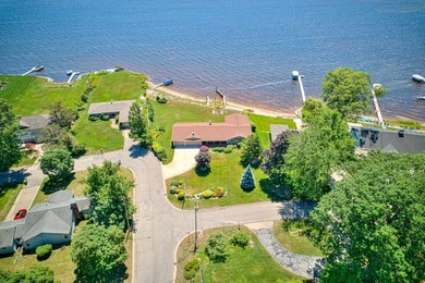 Experience extraordinary waterfront living at 909 Tostenabe Lane - photo 35