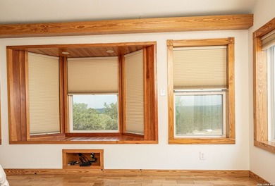 Come and see this beautiful custom built home in the Texas Hill - photo 37