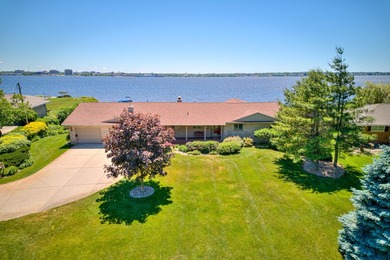 Experience extraordinary waterfront living at 909 Tostenabe Lane - photo 39