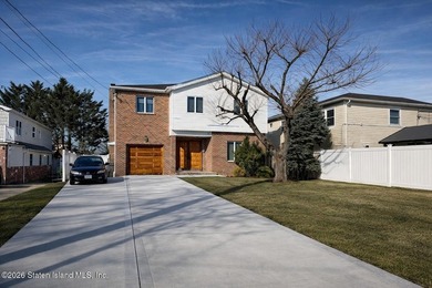 Welcome to this exceptional original owner-built detached - photo 3