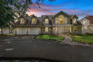 Grand family compound on the coveted IL Avenue area of Green - photo 4