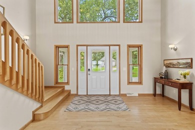Grand family compound on the coveted IL Avenue area of Green - photo 7
