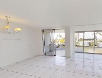 Great Investor's opportunity. Beautiful 1-bedroom, 1.5-bathroom