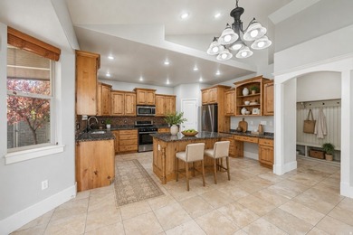 Beautiful rambler in Spanish Fork's desirable River Cove area - photo 12