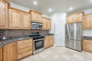 Beautiful rambler in Spanish Fork's desirable River Cove area - photo 15