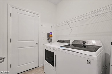 Welcome to this FULLY FURNISHED villa offering easy Florida - photo 19