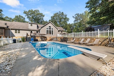 Welcome to your own private retreat on over 11 beautiful acres! - photo 2