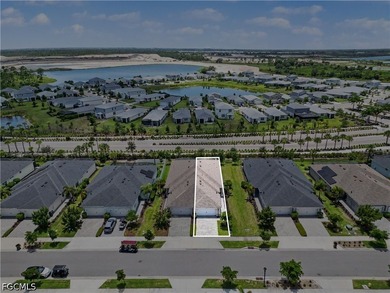 Welcome to this FULLY FURNISHED villa offering easy Florida - photo 26