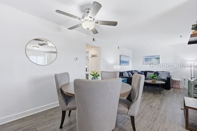 Beautifully renovated 2 bedroom, 2 bath villa in the gated - photo 8