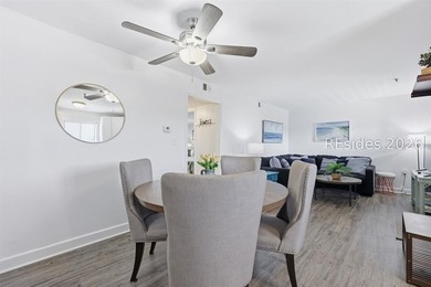 Beautifully renovated 2 bedroom, 2 bath villa in the gated - photo 8