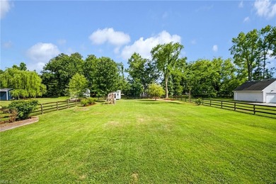 Beautifully updated, move-in-ready ranch on 0.43 acres in the - photo 36
