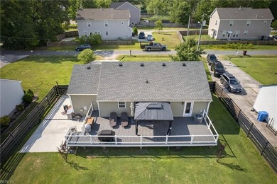 Beautifully updated, move-in-ready ranch on 0.43 acres in the - photo 40