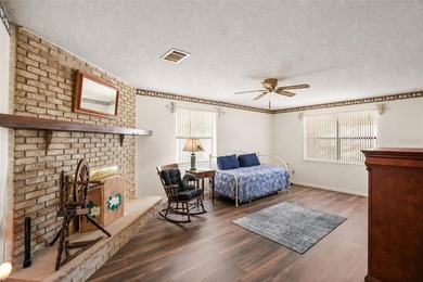 Additional listing photo 4