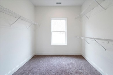 ***FANTASTIC NEW CONSTRUCTION! 3 Bed 3 Bath Ranch style plan - photo 9